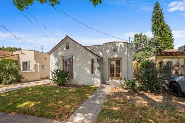 6771 California, Long Beach, CA 90805
