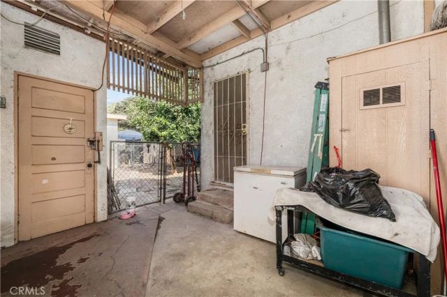 6771 California, Long Beach, CA 90805