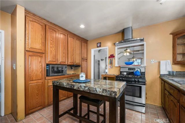 6771 California, Long Beach, CA 90805