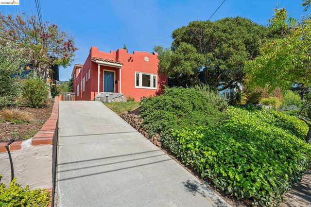 3136 Arizona St, Oakland, CA 94602