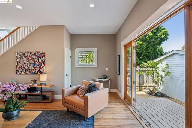 3136 Arizona St, Oakland, CA 94602