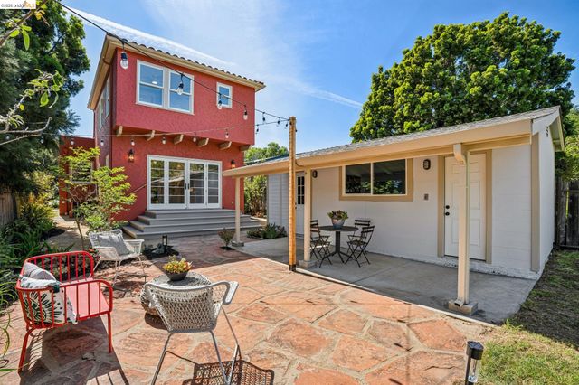 3136 Arizona St, Oakland, CA 94602