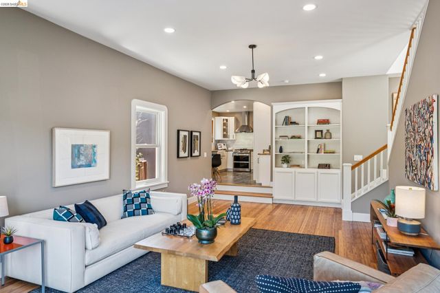 3136 Arizona St, Oakland, CA 94602