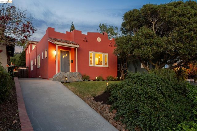 3136 Arizona St, Oakland, CA 94602