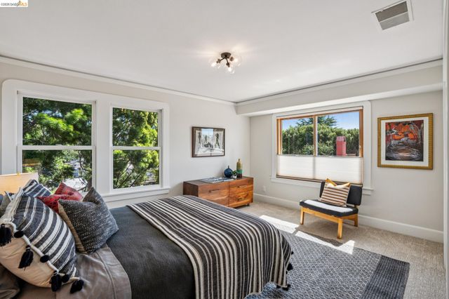 3136 Arizona St, Oakland, CA 94602