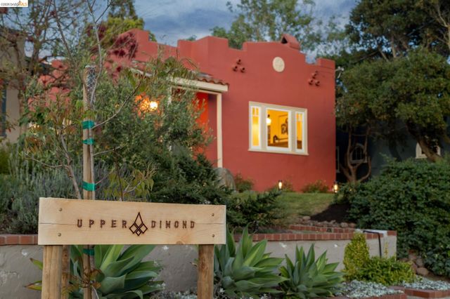 3136 Arizona St, Oakland, CA 94602