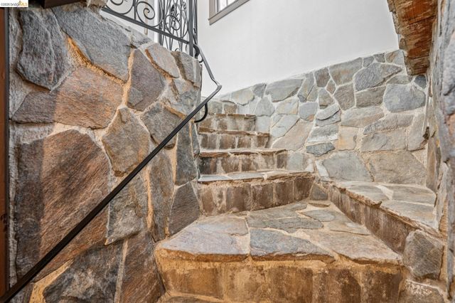 3136 Arizona St, Oakland, CA 94602