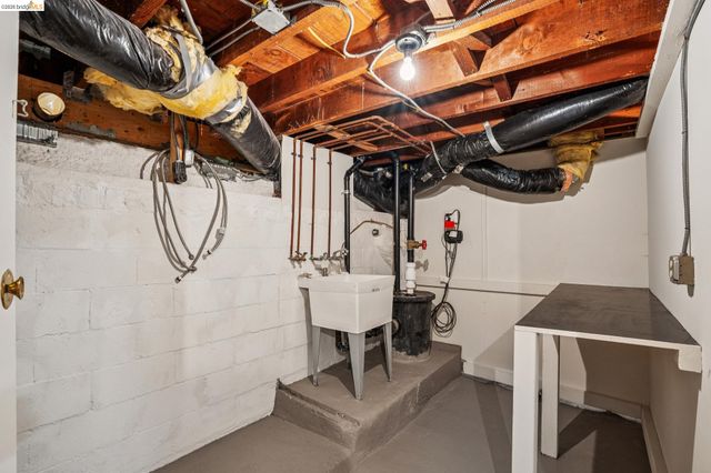 3136 Arizona St, Oakland, CA 94602