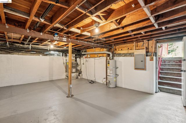 3136 Arizona St, Oakland, CA 94602