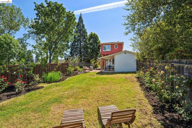 3136 Arizona St, Oakland, CA 94602