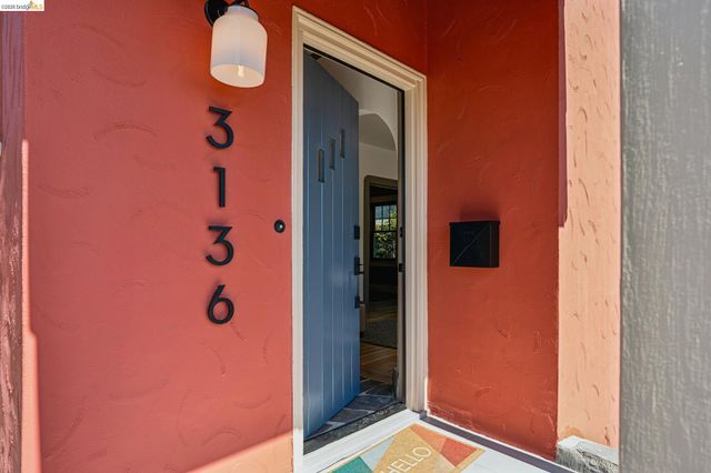3136 Arizona St, Oakland, CA 94602