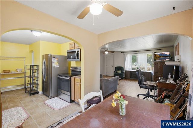 4198 Market St NE, Salem, OR 97301