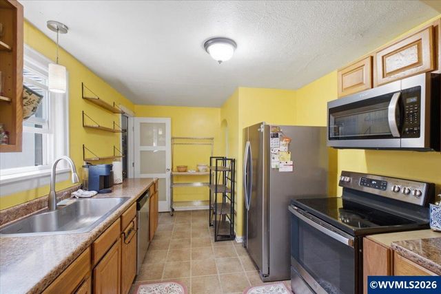 4198 Market St NE, Salem, OR 97301