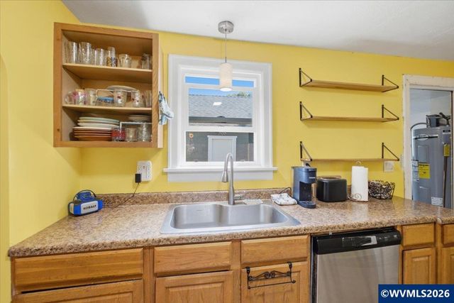 4198 Market St NE, Salem, OR 97301