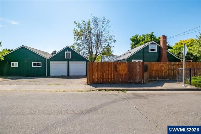 4198 Market St NE, Salem, OR 97301