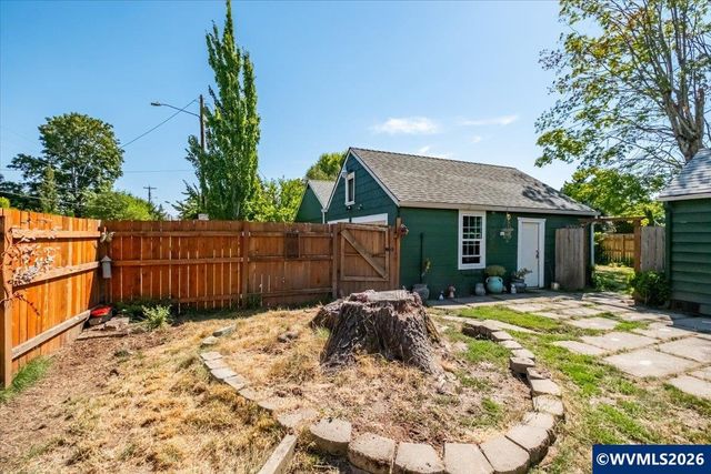 4198 Market St NE, Salem, OR 97301