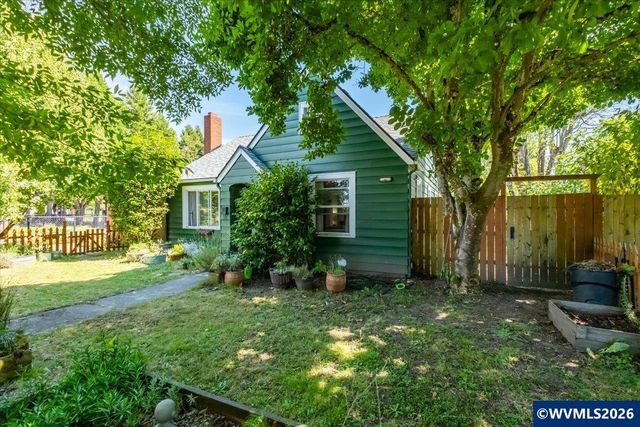 4198 Market St NE, Salem, OR 97301