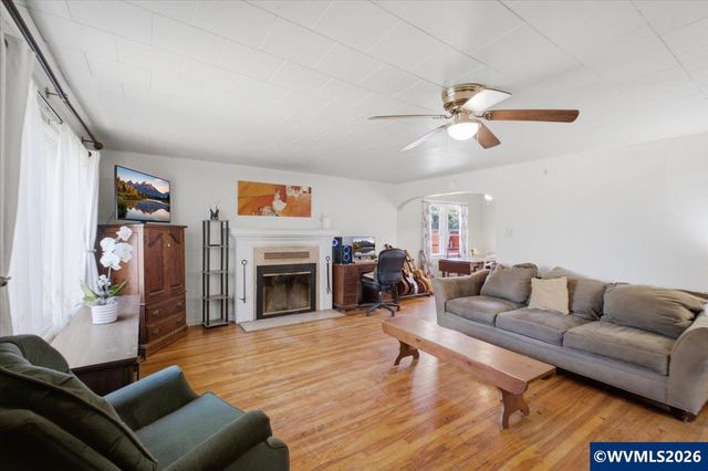 4198 Market St NE, Salem, OR 97301