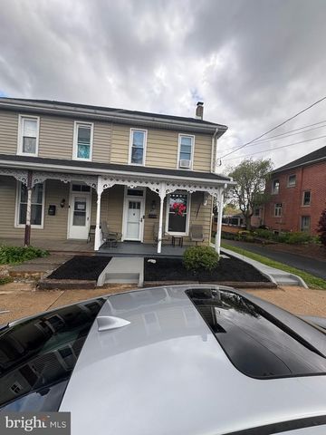 338 E PARK ST, Elizabethtown, PA 17022
