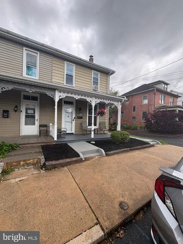 338 E PARK ST, Elizabethtown, PA 17022