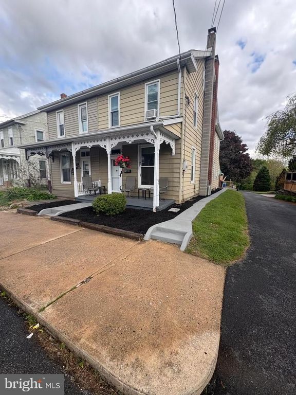338 E PARK ST, Elizabethtown, PA 17022