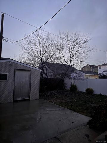 62 Warwick Road 2, Island Park, NY 11558