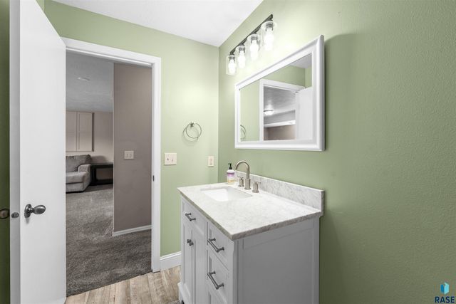 1003 Ash Grove St Street, Harrisburg, SD 57032