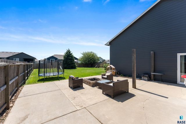 1003 Ash Grove St Street, Harrisburg, SD 57032