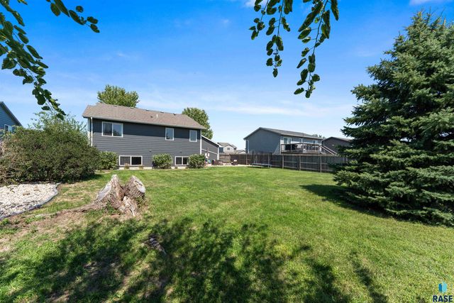 1003 Ash Grove St Street, Harrisburg, SD 57032