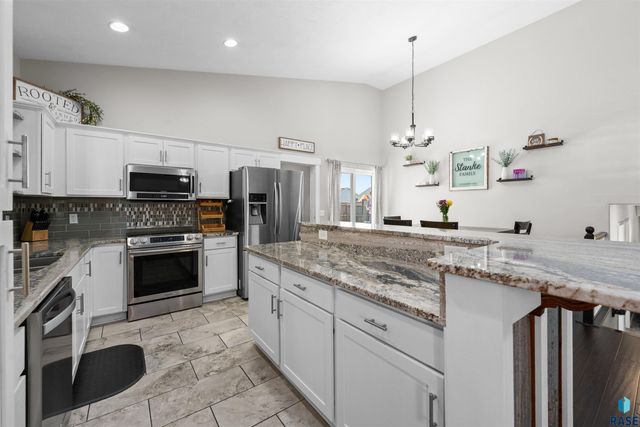 1003 Ash Grove St Street, Harrisburg, SD 57032