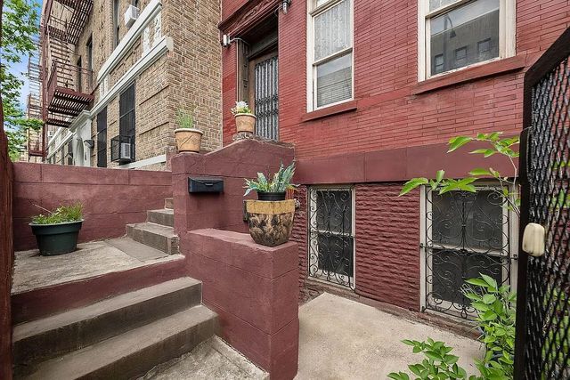 549 W 187th Street, New York City, NY 10033