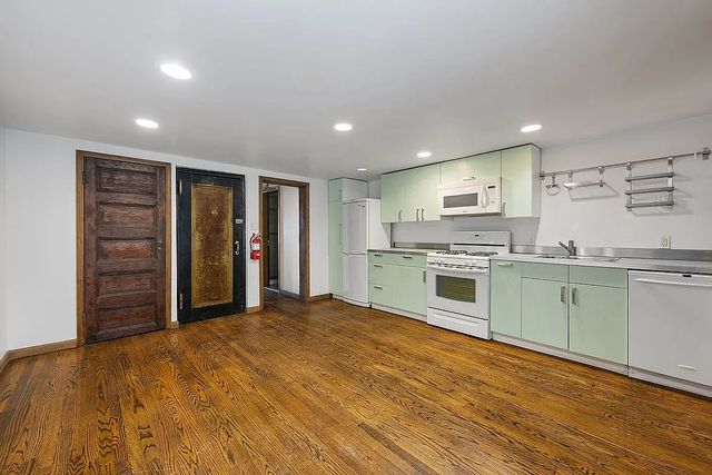 549 W 187th Street, New York City, NY 10033