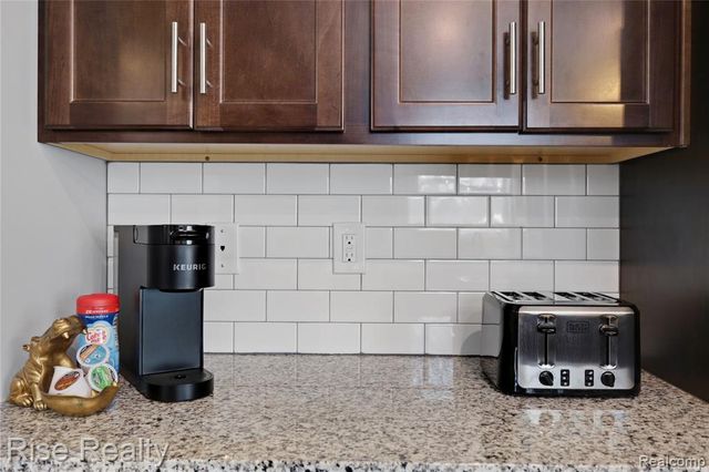 2027 Stillwater Drive, Davison, MI 48423