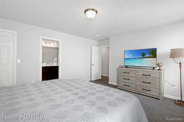 2027 Stillwater Drive, Davison, MI 48423