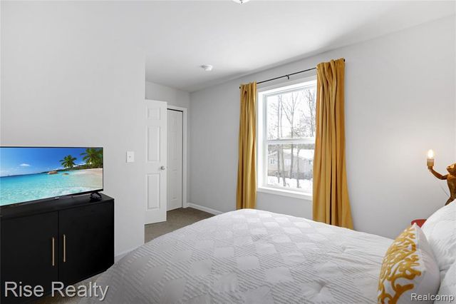 2027 Stillwater Drive, Davison, MI 48423