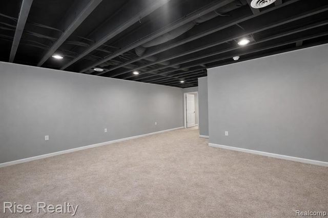 2027 Stillwater Drive, Davison, MI 48423