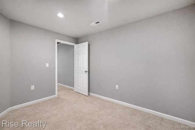 2027 Stillwater Drive, Davison, MI 48423