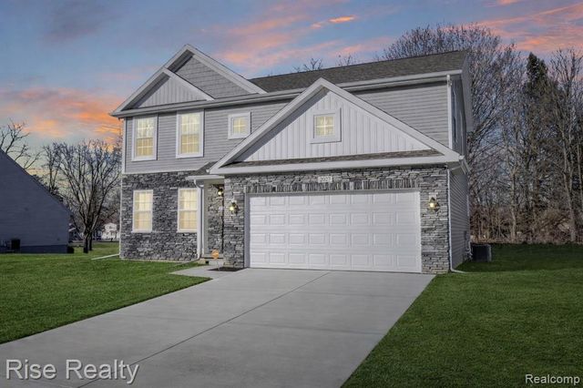 2027 Stillwater Drive, Davison, MI 48423