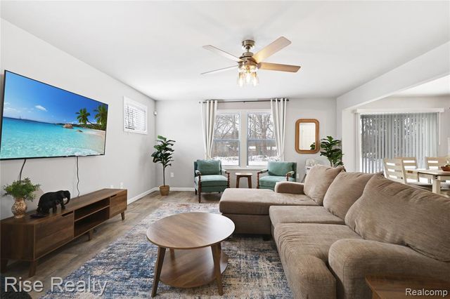 2027 Stillwater Drive, Davison, MI 48423