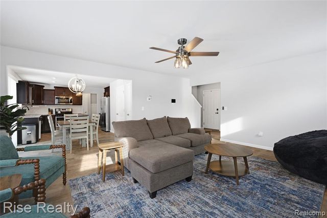 2027 Stillwater Drive, Davison, MI 48423