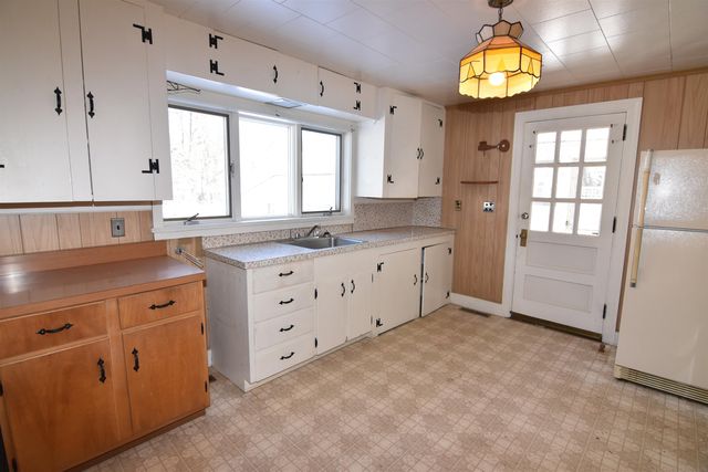 49 Clark Avenue, Brattleboro, VT 05301