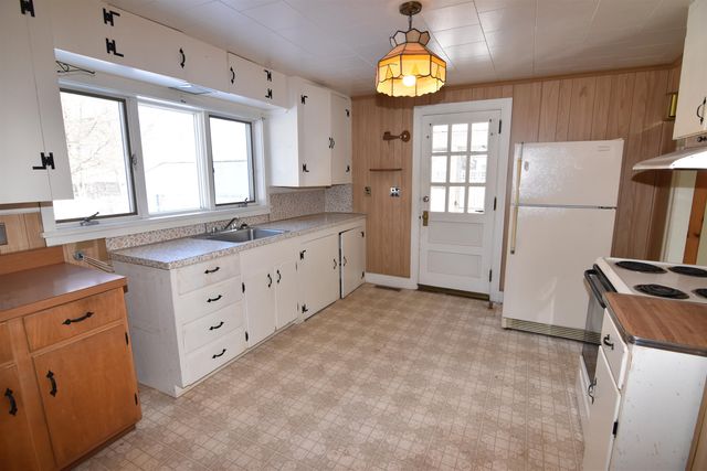 49 Clark Avenue, Brattleboro, VT 05301