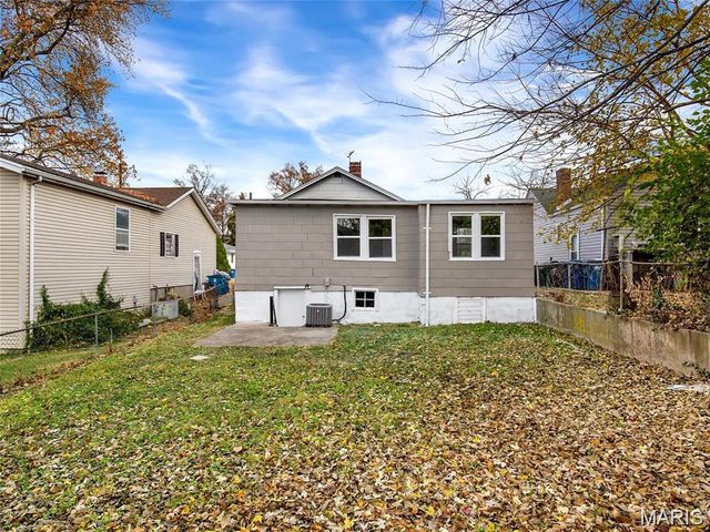 629 Decatur Street, St Charles, MO 63301