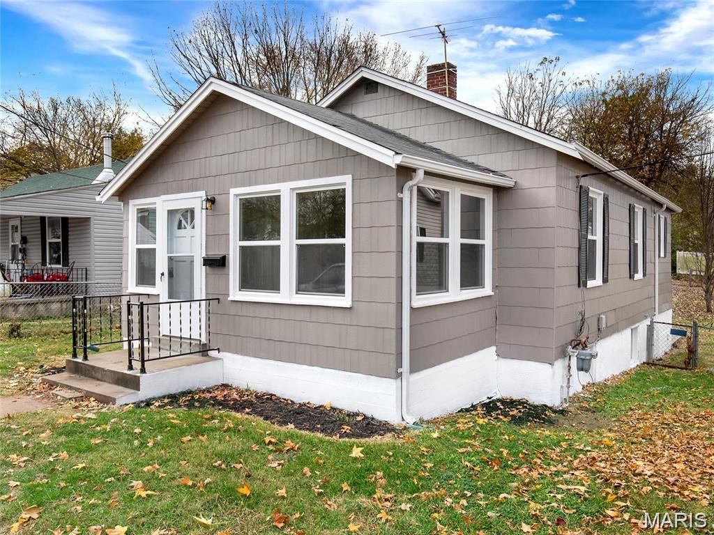 629 Decatur Street, St Charles, MO 63301