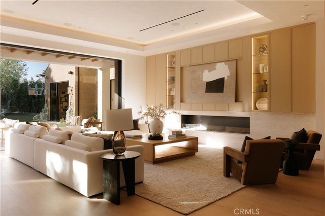 4543 Densmore Avenue, Encino, CA 91436