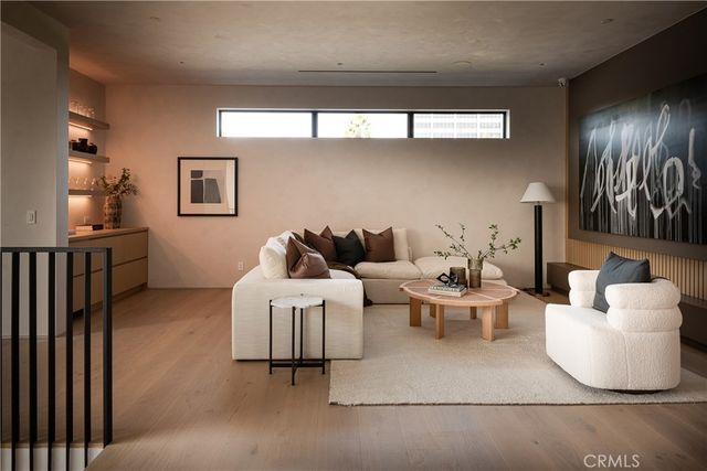 4543 Densmore Avenue, Encino, CA 91436