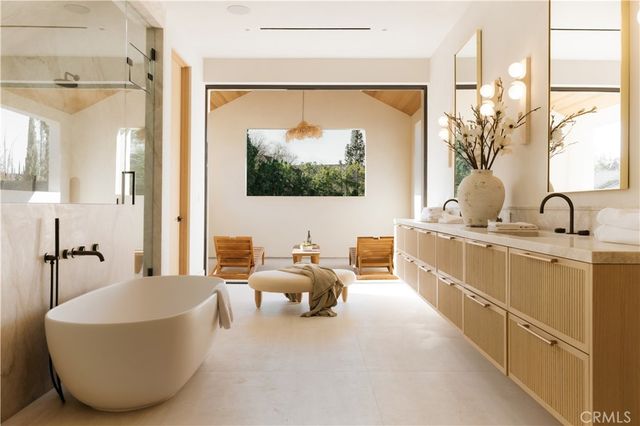 4543 Densmore Avenue, Encino, CA 91436