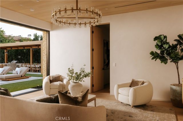 4543 Densmore Avenue, Encino, CA 91436