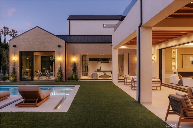 4543 Densmore Avenue, Encino, CA 91436