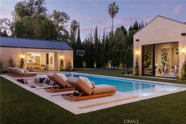 4543 Densmore Avenue, Encino, CA 91436